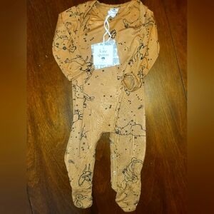 Kate Quinn 3-6 month old long sleeved footed snap onsie